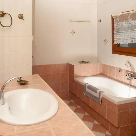 Karmelina Flat *