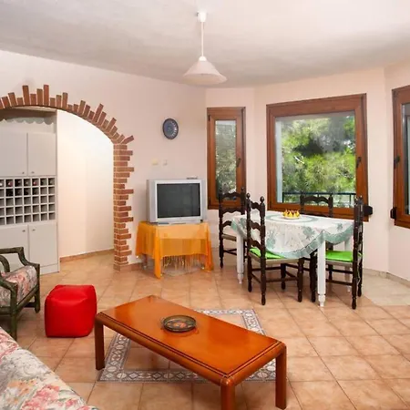 Karmelina Flat *